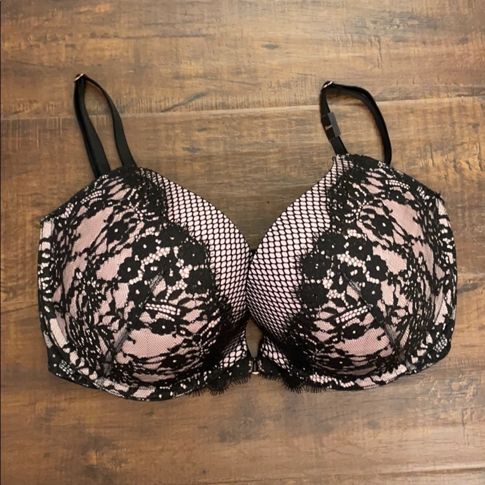 Victoria’s Secret Very Sexy Push-up Lace Bra